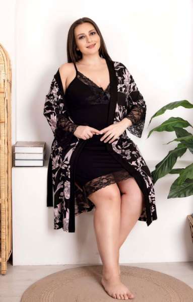 Çiçek Desenli Siyah Viskon Kumaş Sabahlıklı Gecelik Takımı