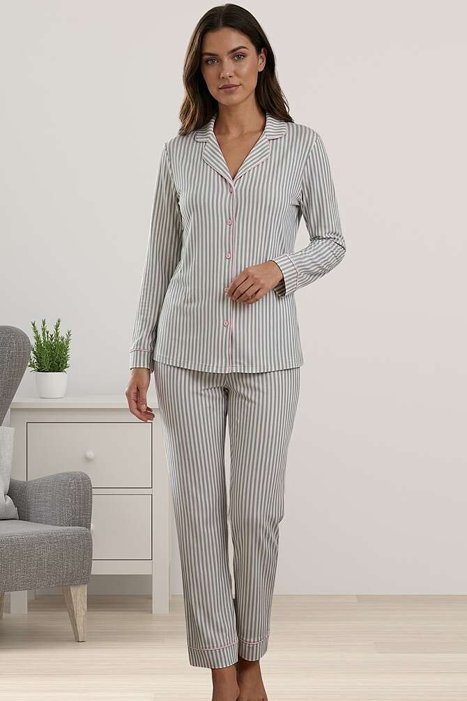 Gri Çizgili Önden Düğmeli Uzun Kollu Kadın Pijama Takımı