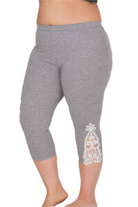 Lady - Gri İşlemeli Büyük Beden Kadın Kapri Tayt