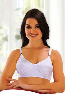 by İGP - Beyaz Koton Kalp İşlemeli Süngerli Sütyen