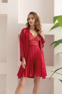 Lady - Kırmızı Saten Sabahlıklı Sırt Dekolteli Pileli Gecelik Takımı