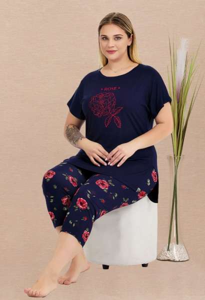 Lacivert Çiçek Desenli Pamuklu Büyük Beden Taytlı Kapri Pijama Takımı