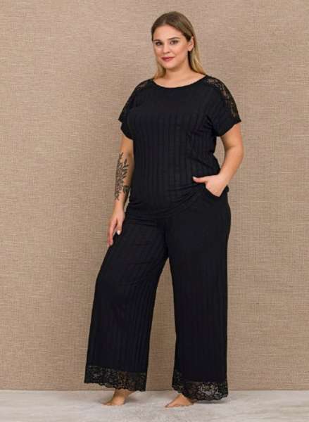 Lady - Siyah Dantelli Kısa Kollu Bol Paça Büyük Beden Kadın Pijama Takımı