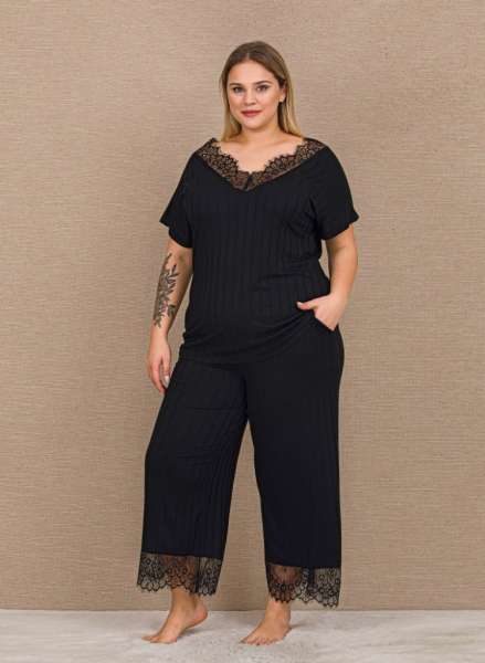 Lady - Siyah Dantelli V Yaka Kısa Kollu Bol Paça Büyük Beden Kadın Pijama Takımı (1)