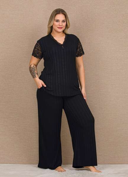 Siyah Dantelli Kısa Kollu V Yaka Bol Paça Büyük Beden Kadın Pijama Takımı