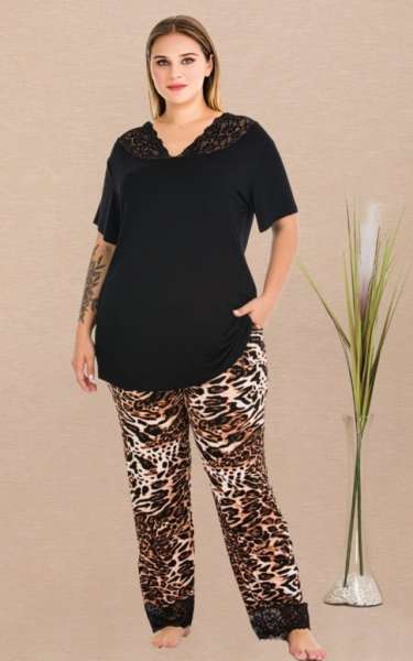 Leopar Desen Büyük Beden Dantelli V Yaka Kısa Kollu Pijama Takımı