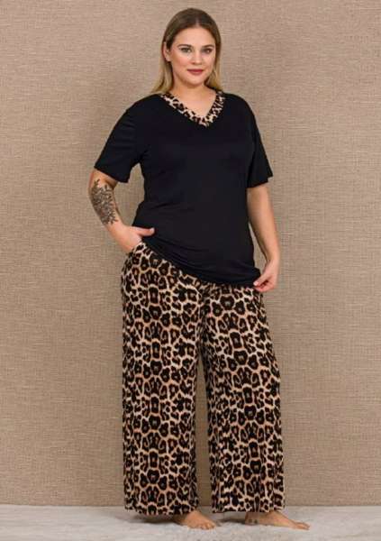 Leopar Desenli V Yaka Kısa Kollu Büyük Beden Pijama Takımı
