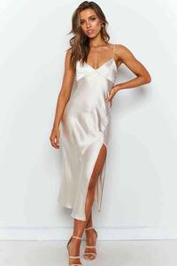Beyaz Saten Uzun Yırtmaçlı Gecelik Elbise - Thumbnail