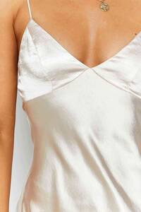 Beyaz Saten Uzun Yırtmaçlı Gecelik Elbise - Thumbnail