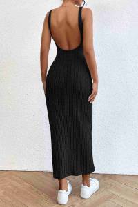Siyah Sırt Dekolteli Vücuda Oturan Diz Altı Örme Elbise - Thumbnail