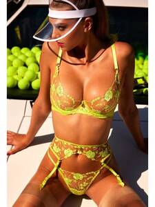 For Dreams - Neon Sarı Fantazi Dantelli Jartiyerli Sütyen Takım