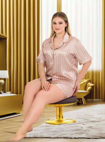 Saten Vizon Çizgili Büyük Beden Şortlu Pijama Takımı