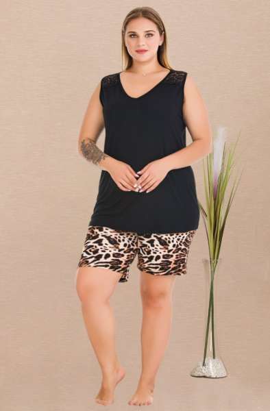 Siyah Büyük Beden Leopar Desenli Şort Takımı