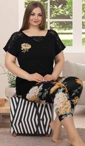 Lady - Siyah Çiçek Desenli Büyük Beden Kapri Pijama Takımı