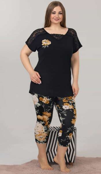 Lady - Siyah Çiçek Desenli Büyük Beden Kapri Pijama Takımı (1)