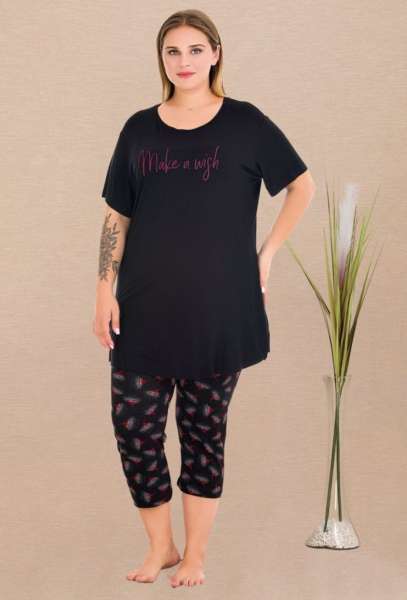 Lady - Siyah Desenli Büyük Beden Kısa Kollu Kapri Pijama Takımı (1)