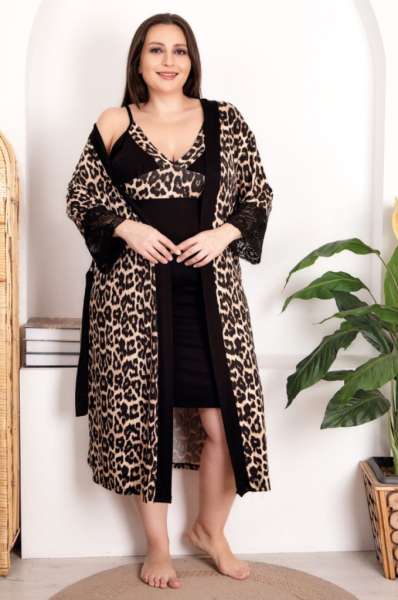 Siyah Leopar Desenli Büyük Beden Sabahlıklı Gecelik Takımı