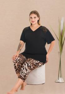Lady - Siyah Leopar Desenli Pamuklu Büyük Beden Kapri Taytlı Pijama Takımı