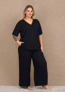Lady - Siyah Önden Düğmeli Kısa Kollu Bol Paça Büyük Beden Kadın Pijama Takımı