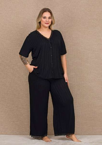 Lady - Siyah Önden Düğmeli Kısa Kollu Bol Paça Büyük Beden Kadın Pijama Takımı