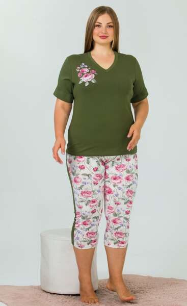 Lady - Yeşil V Yaka Kısa Kollu Büyük Beden Kapri Pijama Takımı