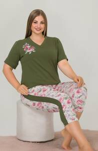 Lady - Yeşil V Yaka Kısa Kollu Büyük Beden Kapri Pijama Takımı (1)